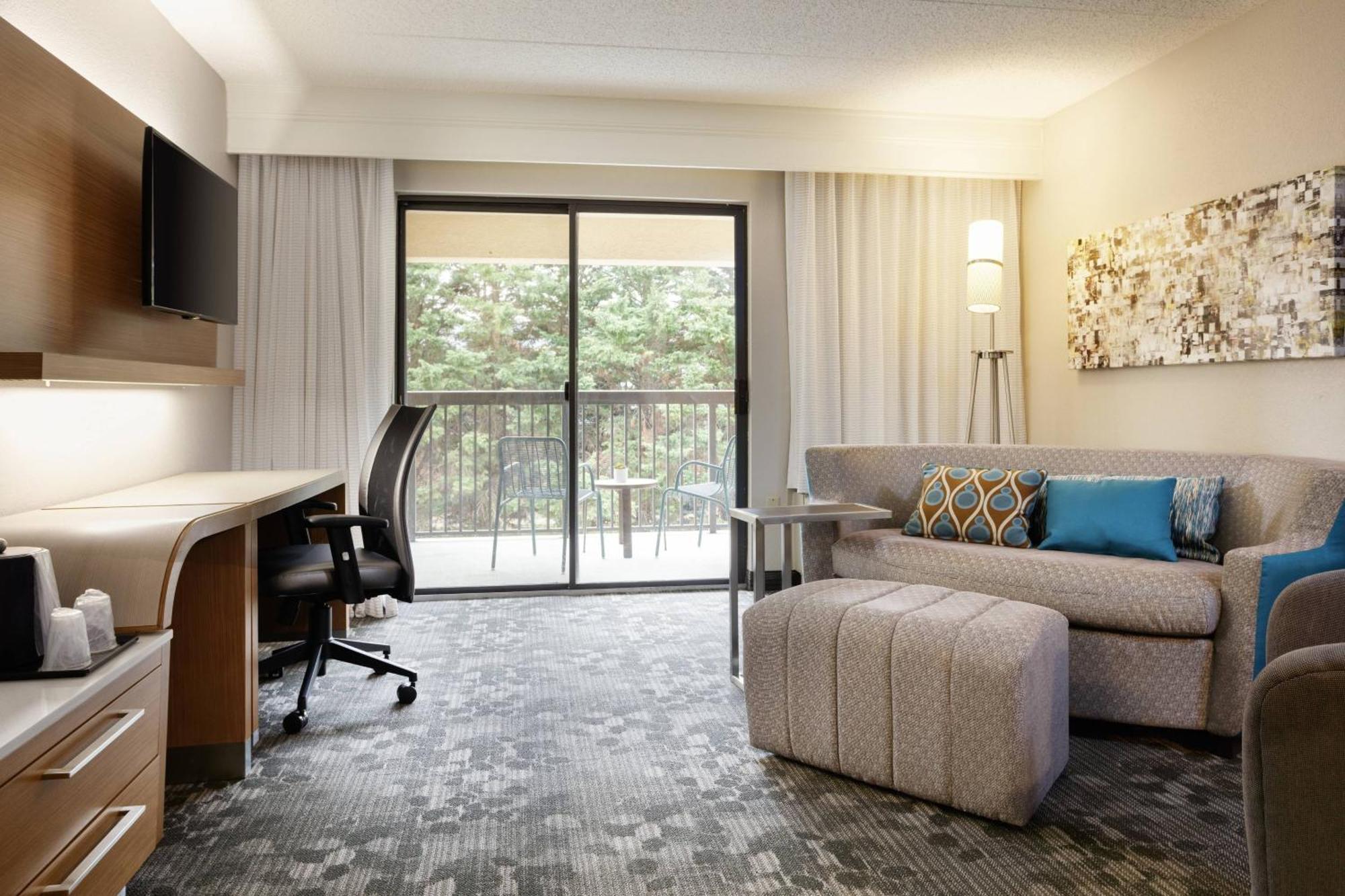 Courtyard Harrisonburg Hotel Ngoại thất bức ảnh